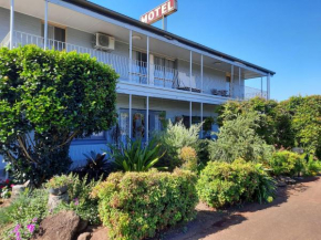 Flying Spur Motel